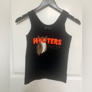 Authentic Hooters black tank top size S